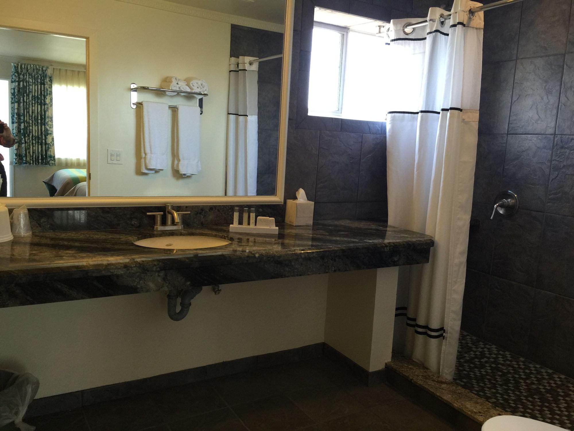 The Beverly Laurel At West Hollywood 3*